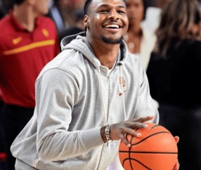 九游会在线 -包含今晚突围战来临，夏洛特黄蜂围绕国王杯再遭质疑，话题不断，年轻球员得到机会的词条