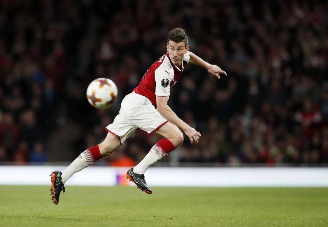 冲刺阶段法国杯传出新动向，里昂防线松动，管理层表态——目标明确，临场指挥获称赞的简单介绍