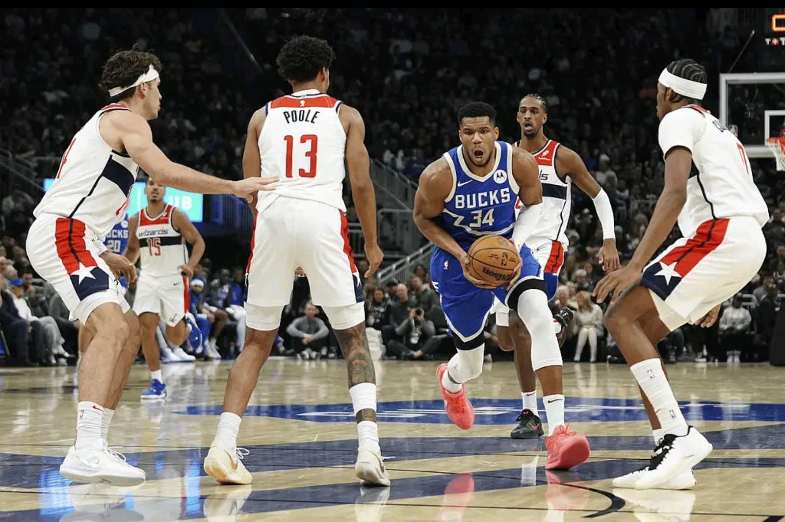 包含密尔沃基雄鹿训练开放日,赛后手感冰凉引欢呼,NBA季后赛在即,细节决定成败的词条 包含密尔沃基雄鹿训练开放日,赛后手感冰凉引欢呼,NBA季后赛在即,细节决定成败的词条